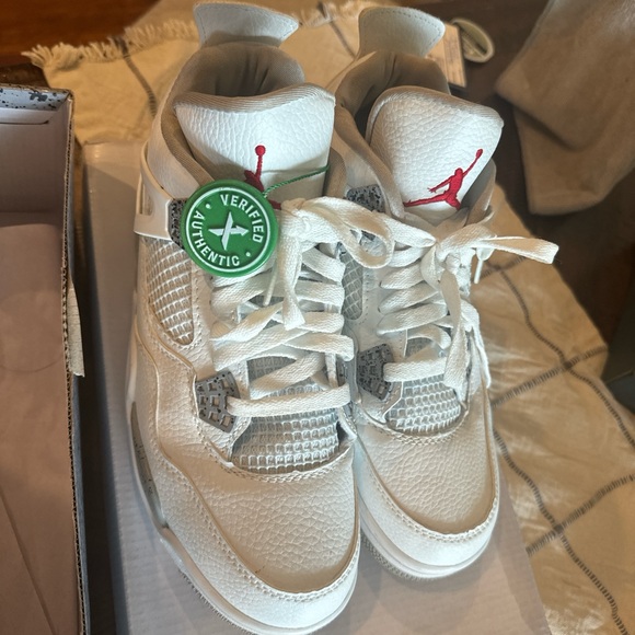 Air Jordan Retro 4s - Picture 2 of 3